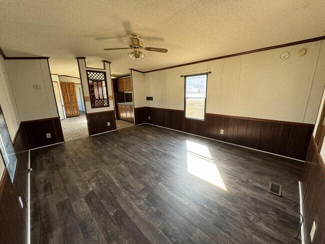 Building Photo - 187 Echo Dr