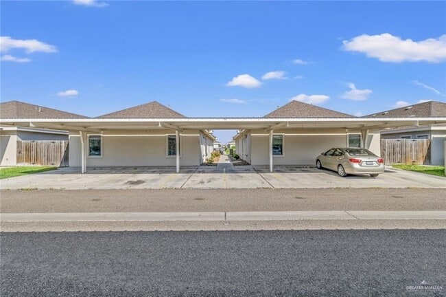 Foto del edificio - 512 Downing Ave