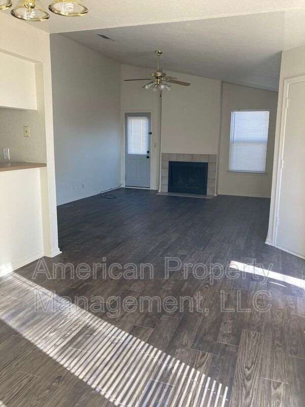 Foto del edificio - 13121 E 44th St