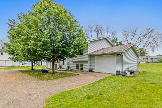 Building Photo - 3808 Lodestone Ln