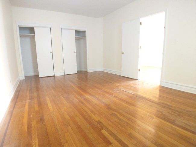Foto del edificio - 9747 Shore Rd