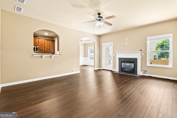 Building Photo - 3920 Lake Manor Way