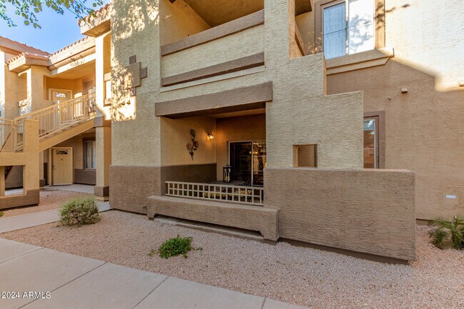 Building Photo - 10136 E Southern Ave