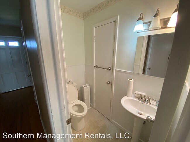 Foto del edificio - 4 br, 1.5 bath House - 405 N Market St.