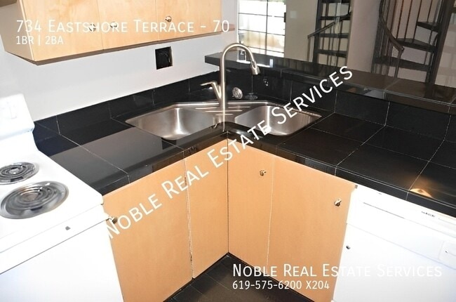 Building Photo - 734 Eastshore Terrace