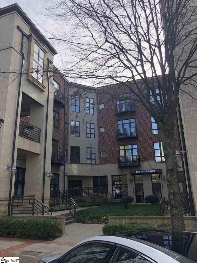 Foto principal - 224 S Laurens St