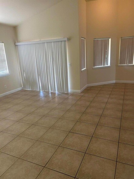 Foto del edificio - 1821 SW California Blvd