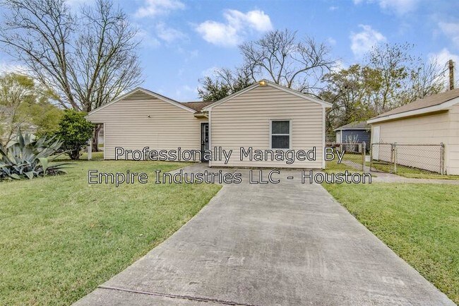 Building Photo - 5402 Woodlark St