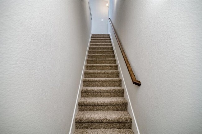 Building Photo - 715 Harvest Moon Dr