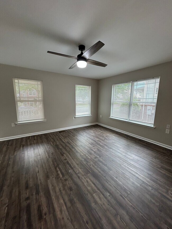 Foto del edificio - Modern 3 Beds | Bonus Room | 2.5 Baths | D...