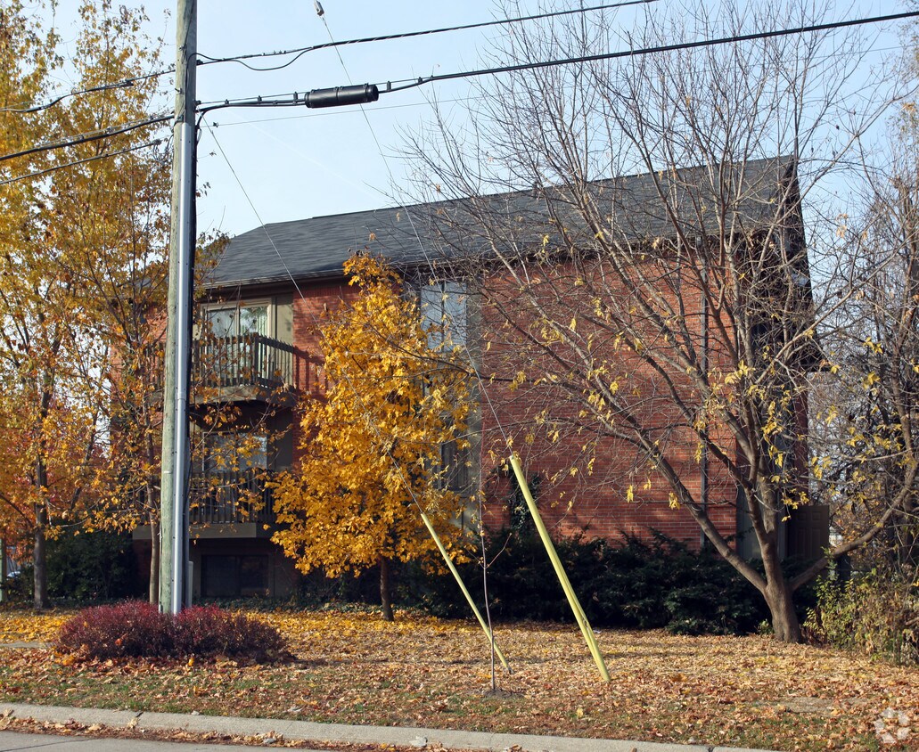 Primary Photo - Legacy on Holbrook