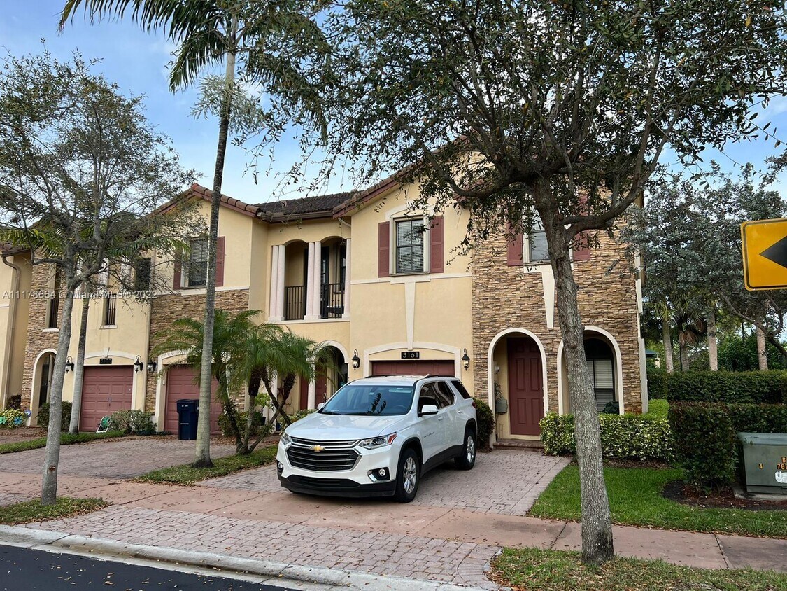 3161 NW 102nd Plz, Doral, FL 33172 House Rental in Doral, FL