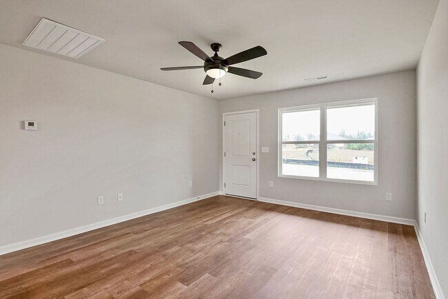 Building Photo - 817 Ashford Dr
