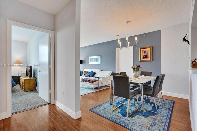 Foto del edificio - 3020 NE 32nd Ave