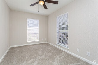 2BR, 1BA - 956SF - Lumiere