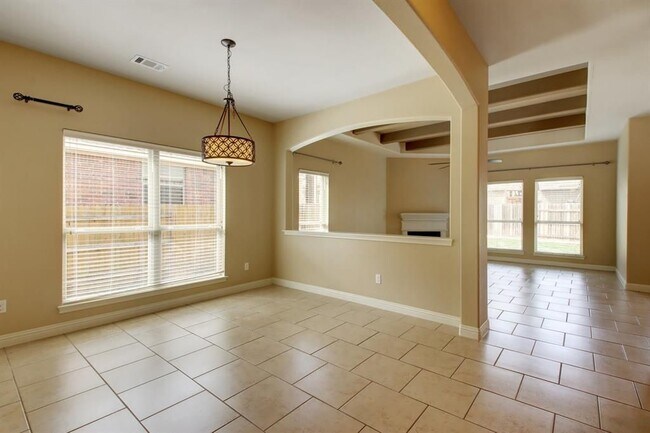 Building Photo - 2912 Castellan Ln