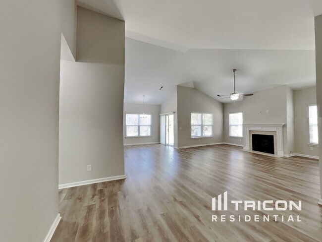 Building Photo - 220 Jocelyn Dr