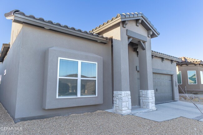 Foto del edificio - 13652 Glen Vista Ln