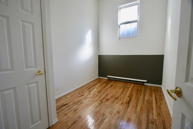 Building Photo - 402 Grand Street