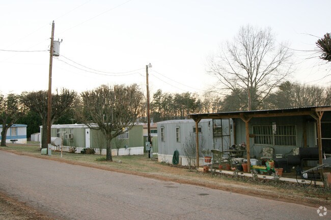 Foto del edificio - FG Communities Morganton Suburban Valley