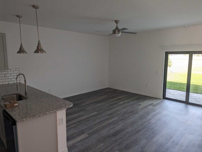 Foto del edificio - 2317 NE 15th Ln