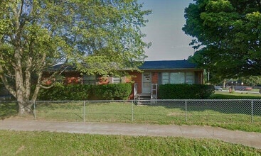 Building Photo - 146 Emerson Dr