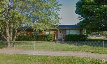 Building Photo - 146 Emerson Dr