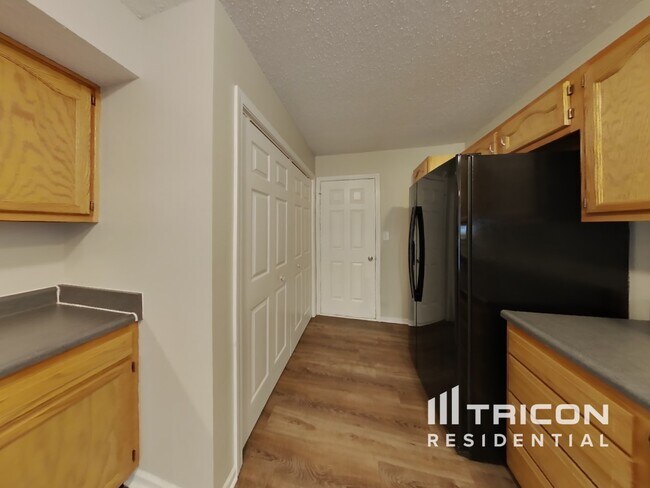 Building Photo - 9225 Dry Creek Drive Indianapolis IN