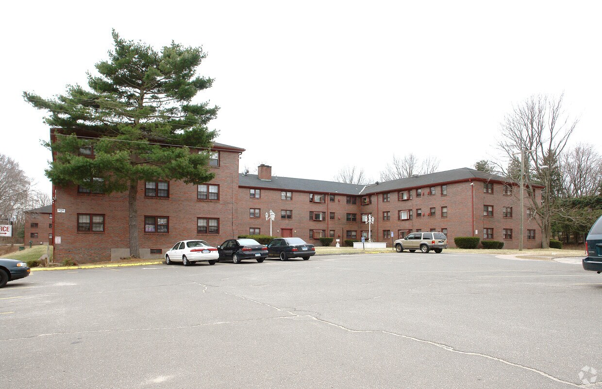 Parkside Twins Apartments in East Hartford, CT