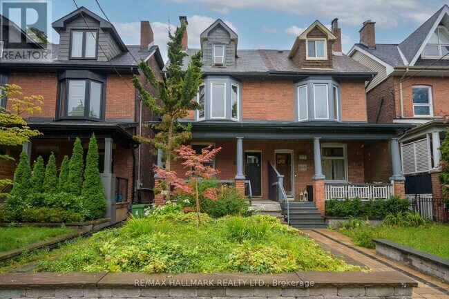 Building Photo - 806 Logan Ave