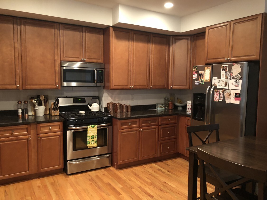 Foto principal - 192 Tudor St