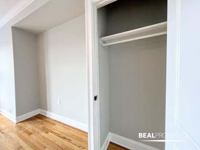 Building Photo - 0 bedroom in CHICAGO IL 60640
