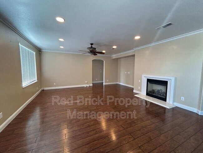 Foto del edificio - 1522 Fieldcrest Ct