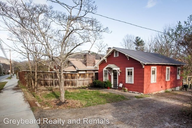 Foto del edificio - 2 br, 1 bath House - 1008 Montreat Rd