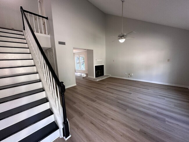 Photo - 3Bd/2.5Ba Single Family Home in Alpharetta