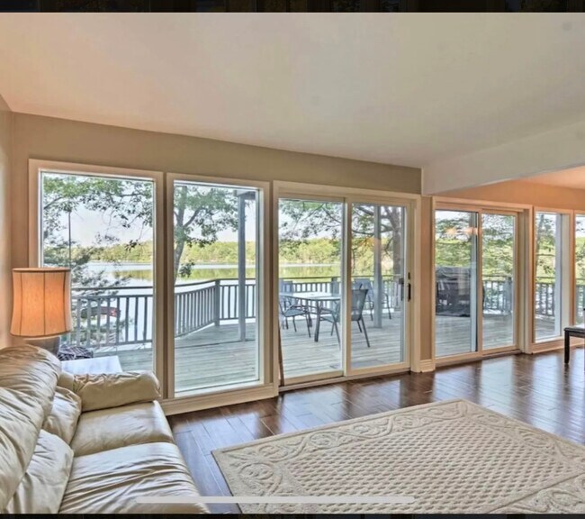 Foto del edificio - 6502 Beach Rd