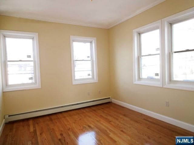 Foto del edificio - 1576 Anderson Ave