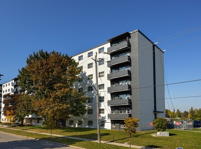 Building Photo - 4 Treewood Street
