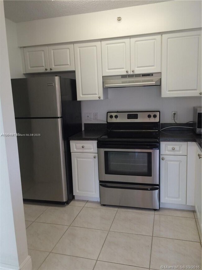 Foto del edificio - 12136 Saint Andrews Pl