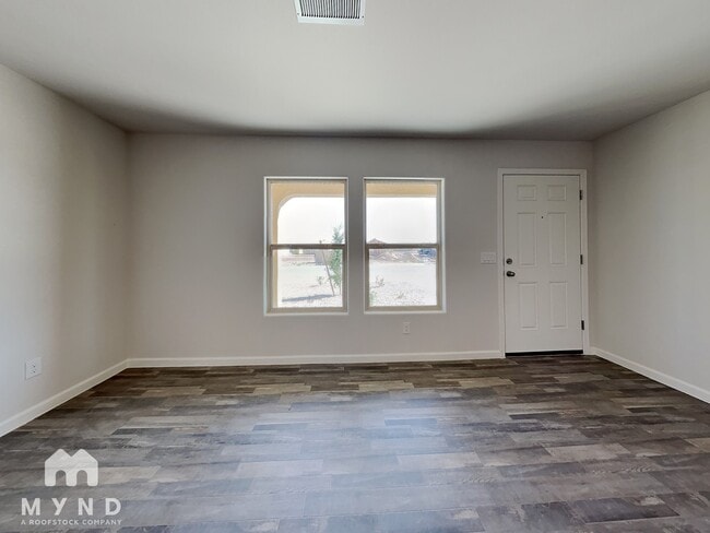 Building Photo - 246 S Picacho Heights Rd