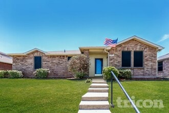 Building Photo - 2641 Bandera Pl