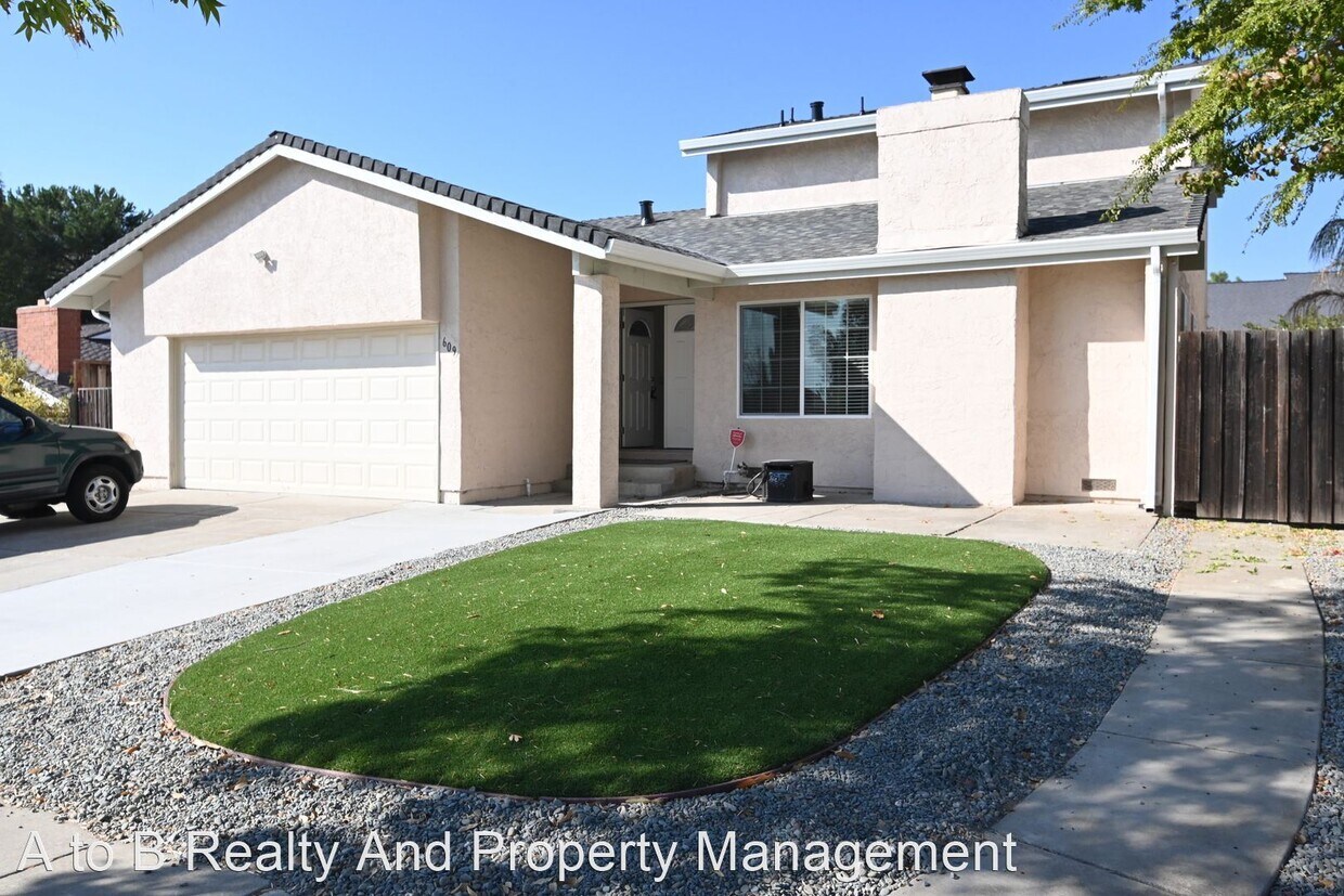 Primary Photo - 4 br, 2 bath House - 609 Blom Drive