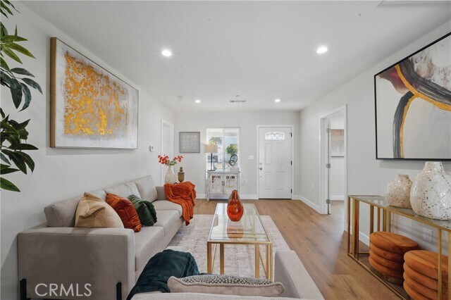 Foto del edificio - 8142 Vantage Ave