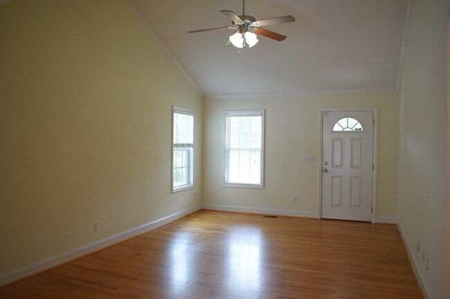 Foto del edificio - 1136 Town Creek Rd NE