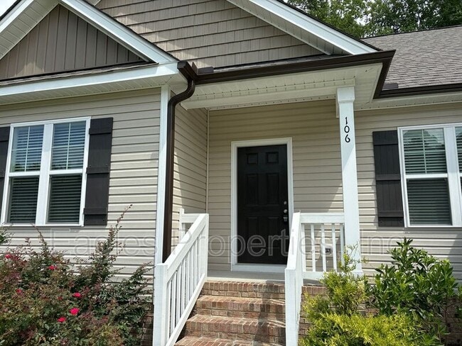 Building Photo - 106 Hawk Pl