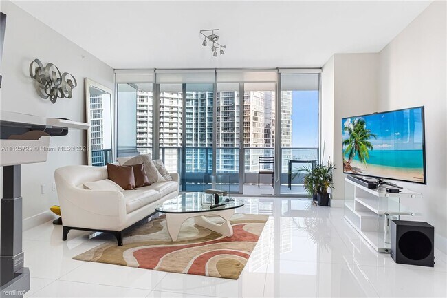 Building Photo - 200 Biscayne Blvd Way