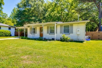Building Photo - 3218 Highland Dr SE