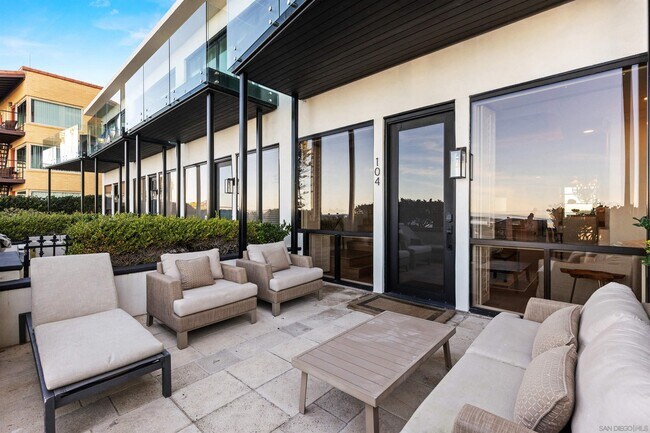 Foto del edificio - 939 Coast Blvd
