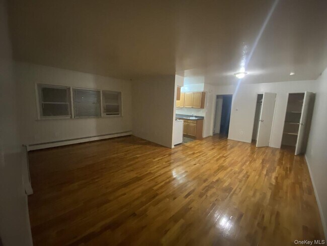 Foto del edificio - 133 Dubois Ave