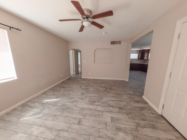 Building Photo - 756 E University Dr